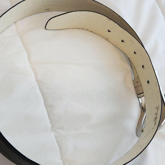 Guess Belt Size Small - Picture 6 of 10